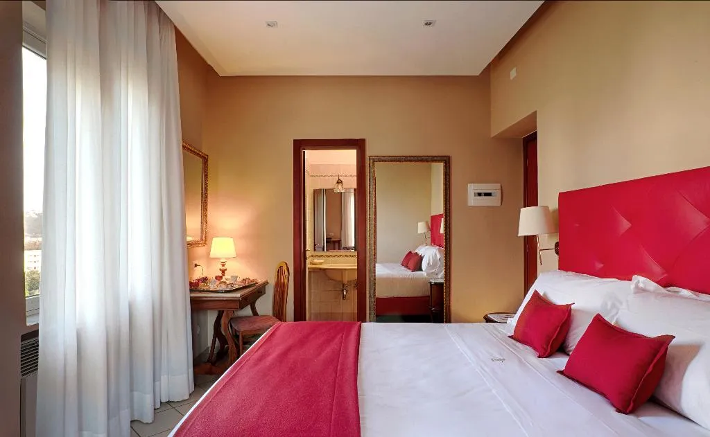 TRIPLE STANDARD Room, Montespina Park Hotel, Naples