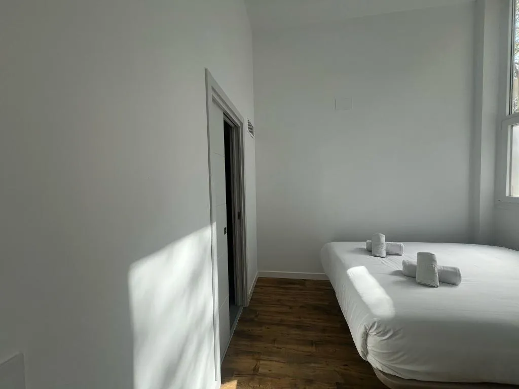 DOUBLE STANDARD Room, Hostal Bernabeu, Madrid