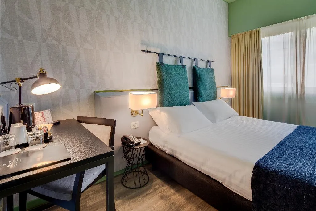 DOUBLE CLASSIC QUEEN BED Room, Best Western Plus CHC Florence, Florence