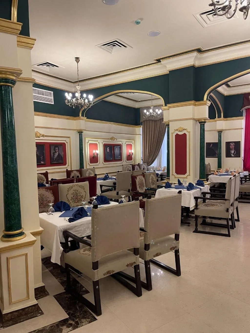 Restaurant, Cosmopolitan Cairo Hotel, Cairo