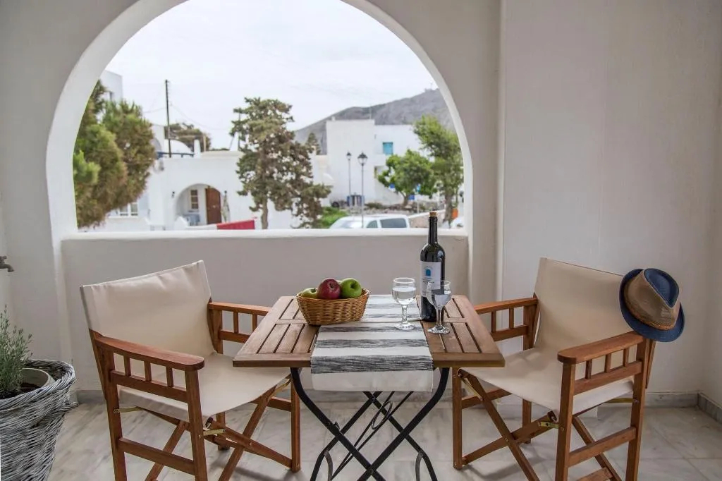 Room, Cultural House, Santorini