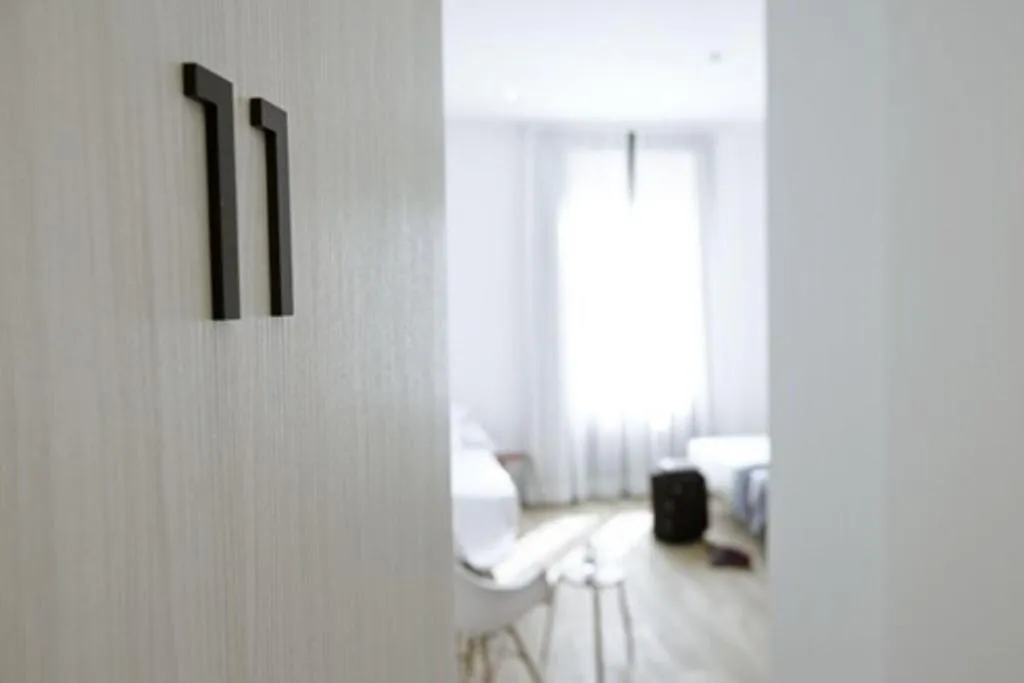 Room, Som Nit Born, Barcelona
