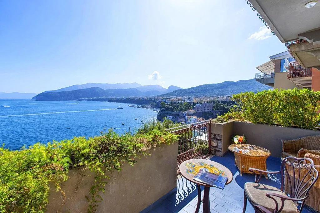 JUNIOR SUITE DELUXE SEA VIEW Room, Belair, Naples