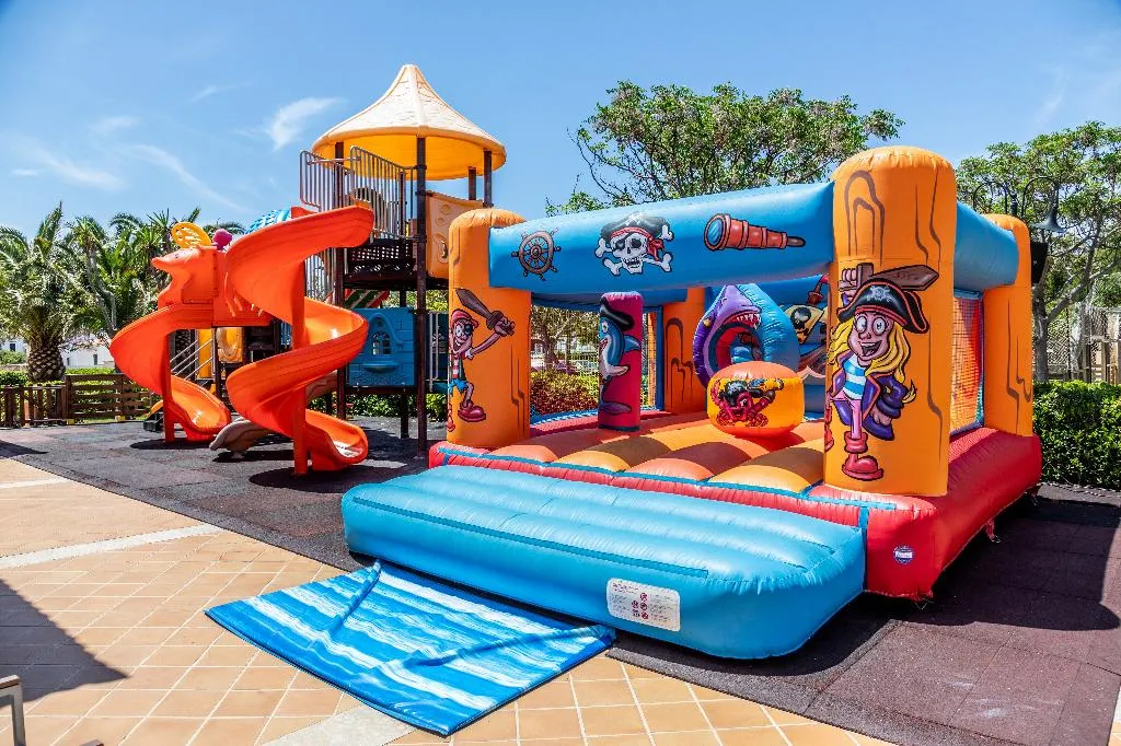 Sports and Entertainment, Zafiro Menorca, Menorca