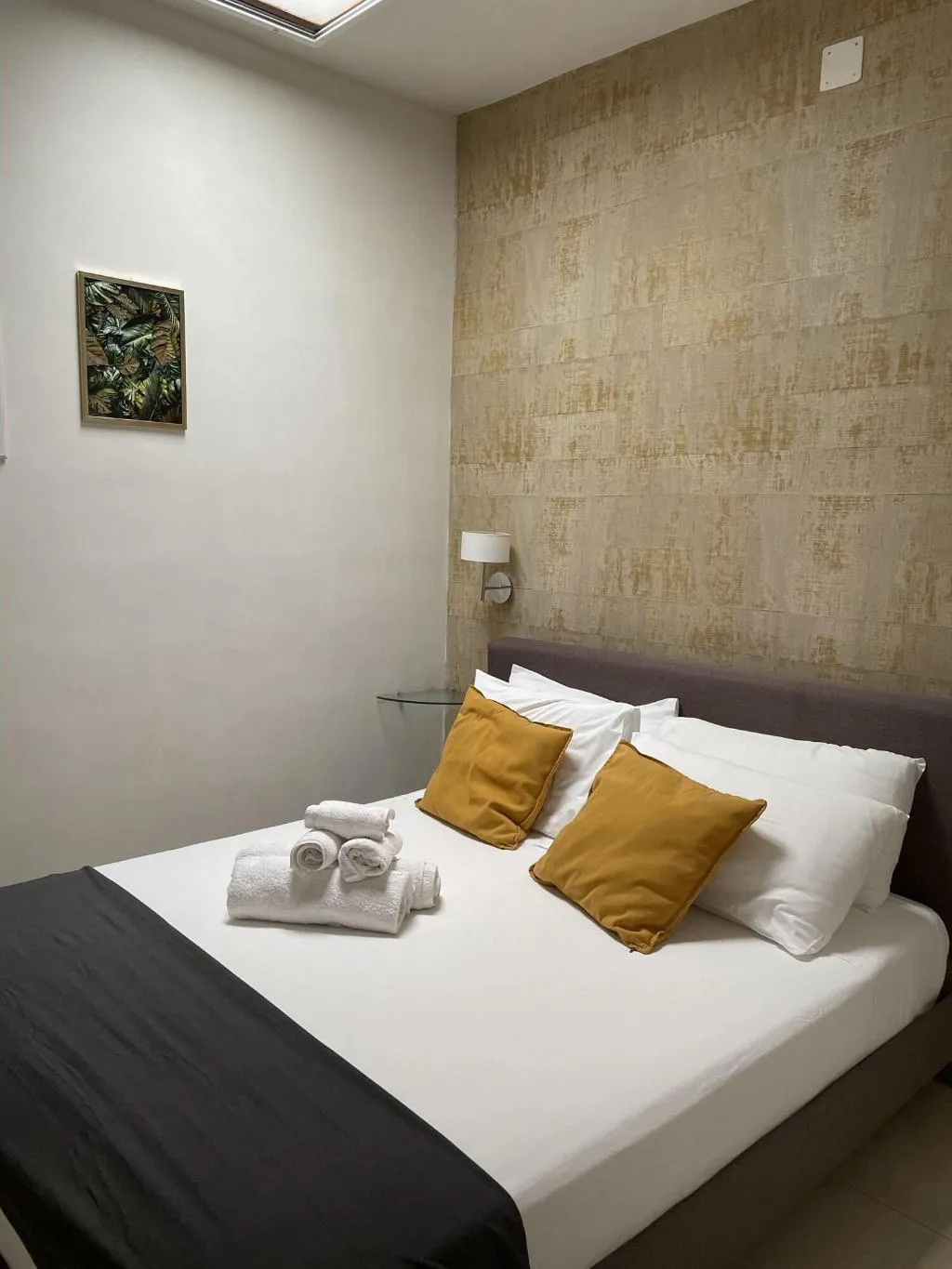 Room, Terrazza Aragon, Naples