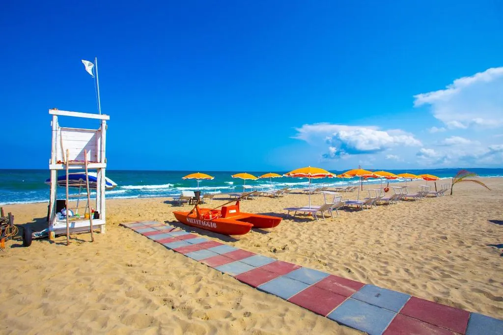 Beach, Palace Hotel Costa Del Sole, Catania