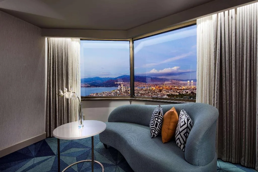 DOUBLE EXECUTIVE SEA VIEW Room, Hilton Izmir, Izmir