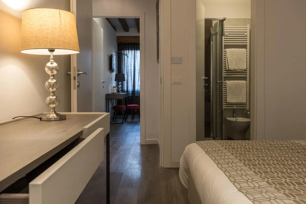 DOUBLE DELUXE Room, La Loggia Della Luna, Venice