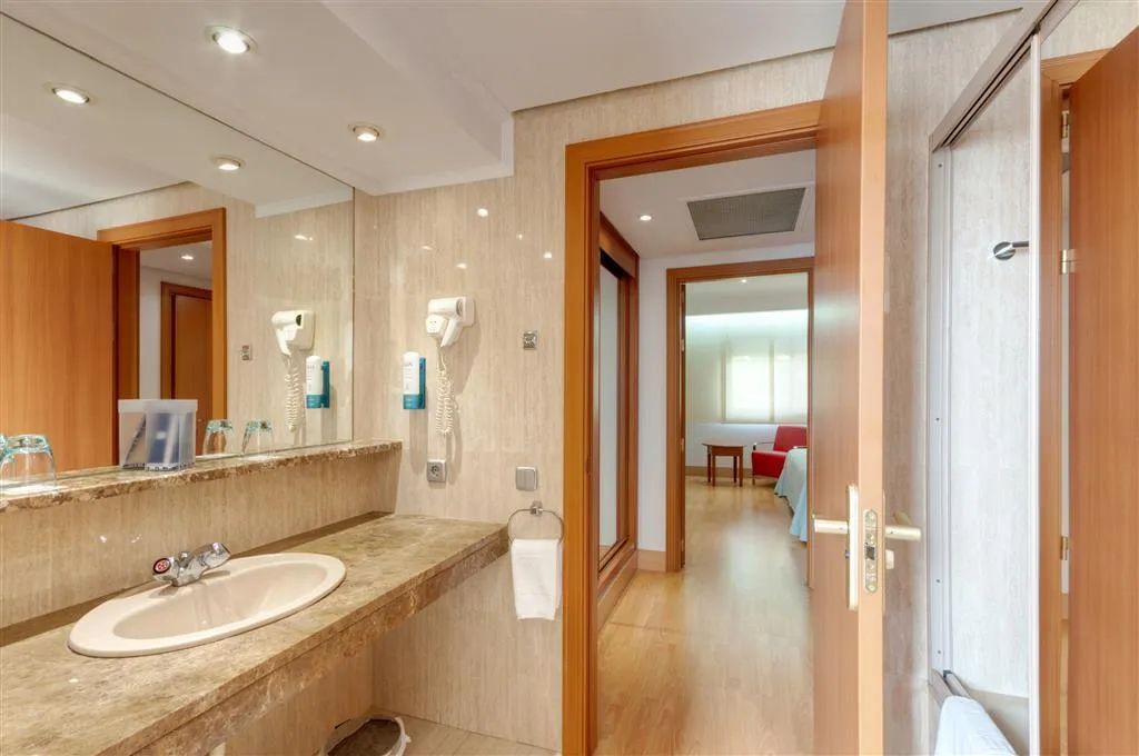Room, Gran Hotel Los Angeles, Madrid