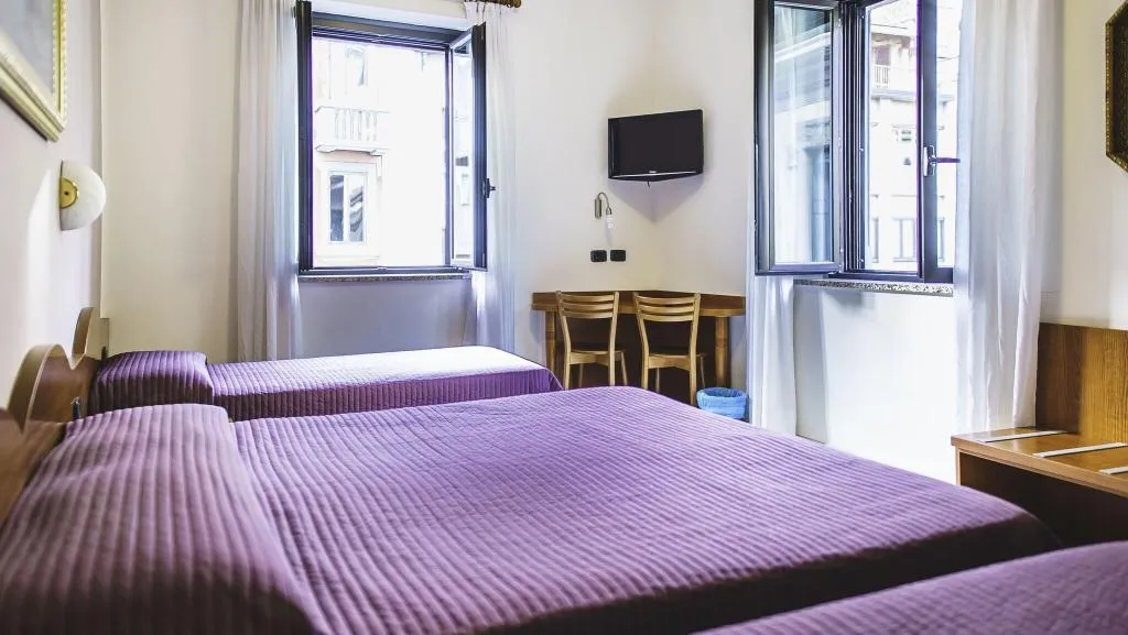QUADRUPLE TWO QUEEN BEDS Room, Hotel Venini, Milan