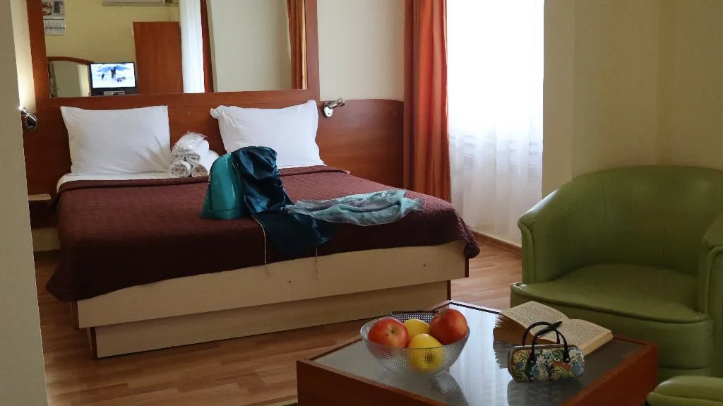 DOUBLE KING SIZE BED Room, Palitra, Varna
