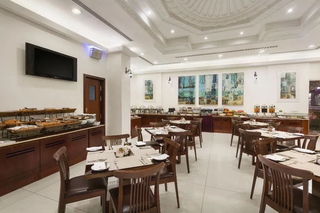 Restaurant, Ramada By Wyndham Beach Hotel Ajman, Dubai