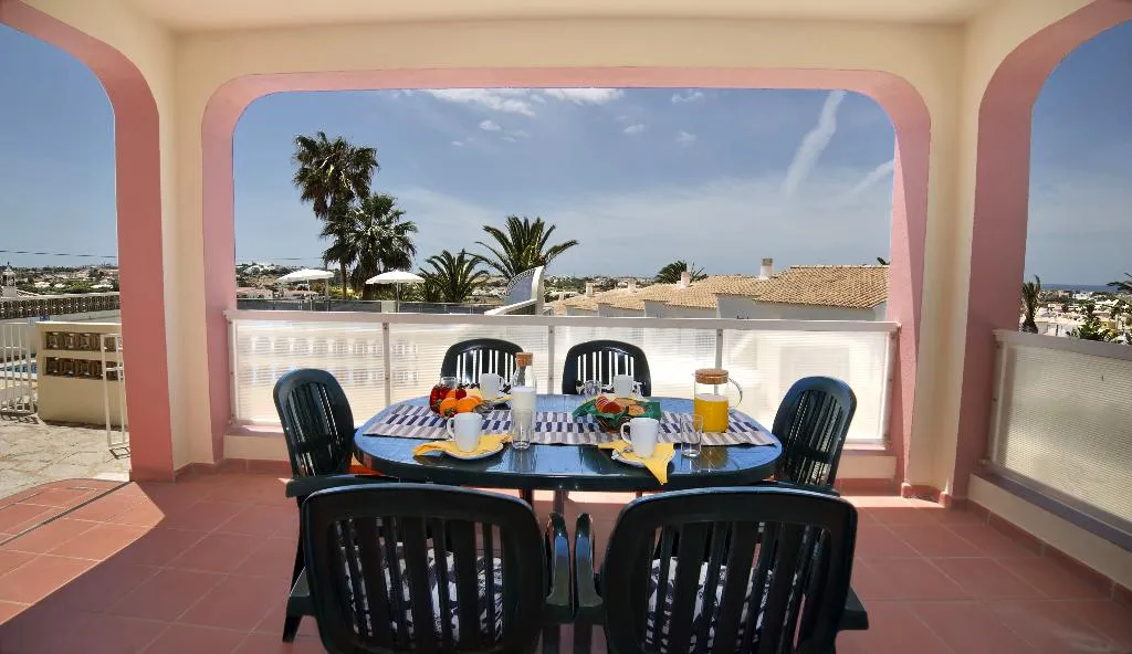 VILLA THREE BEDROOMS Room, Parque Monte Verde, Algarve