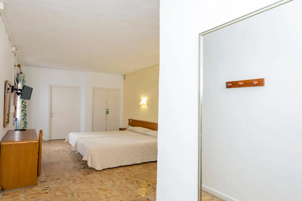 Double or Twin STANDARD Room, Figueretes, Ibiza
