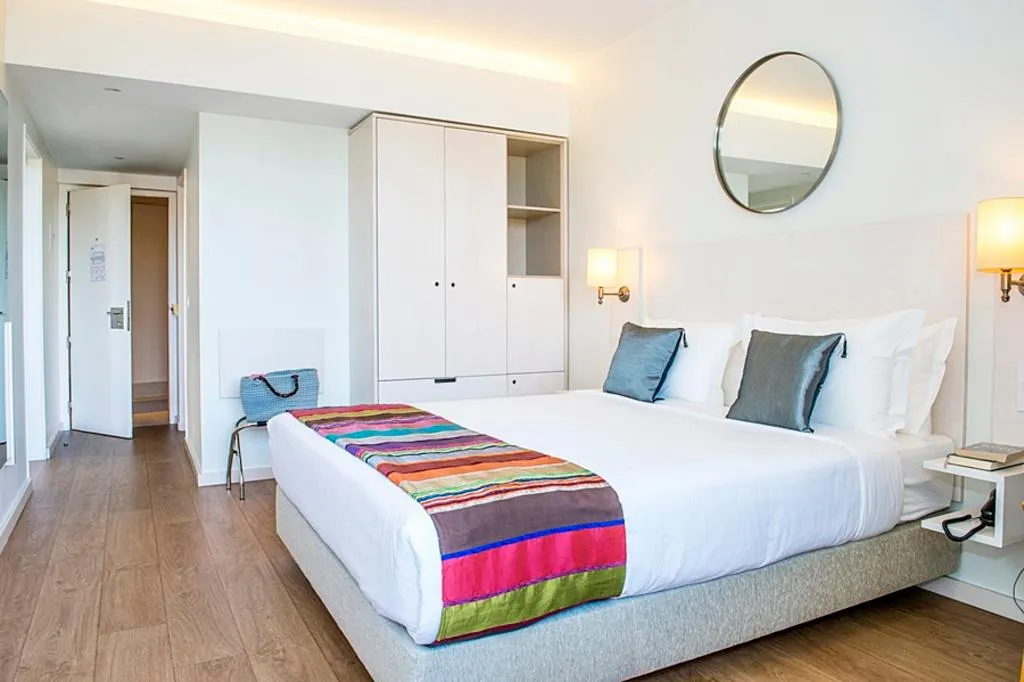 TRIPLE WITH BALCONY Room, Londres Estoril Hotel, Lisbon