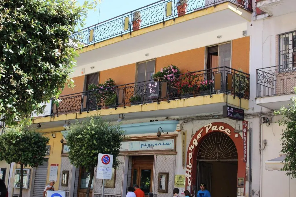 General view, B&B Eco, Naples