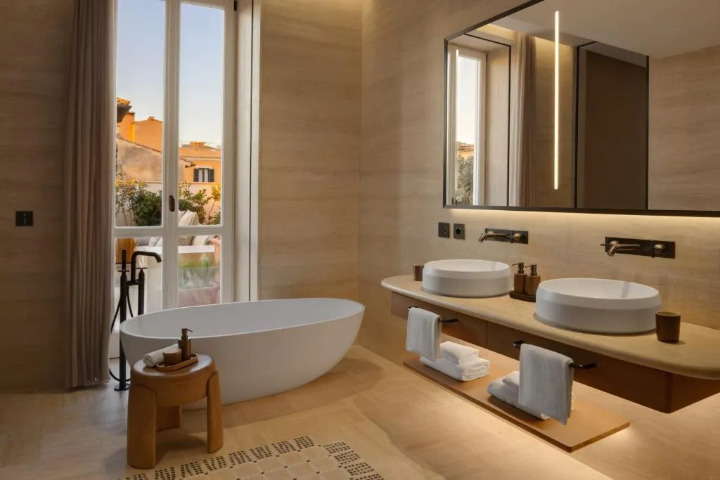 JUNIOR SUITE WITH TERRACE Room, Six Senses Rome, Rome