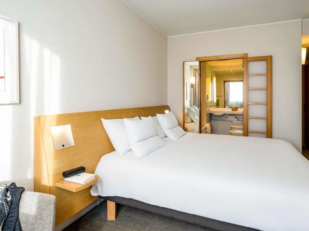 DOUBLE SINGLE USE SUPERIOR Room, Novotel Milan Malpensa Airport, Milan