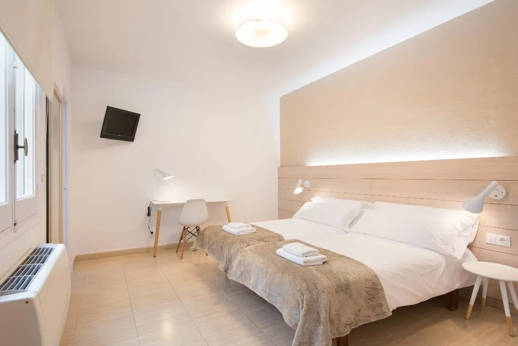 DOUBLE SINGLE USE STANDARD Room, Hostal JUME - URBAN ROOMS, Menorca