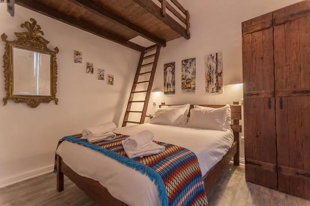 Room, Casinha Dos Sapateiros, Lisbon