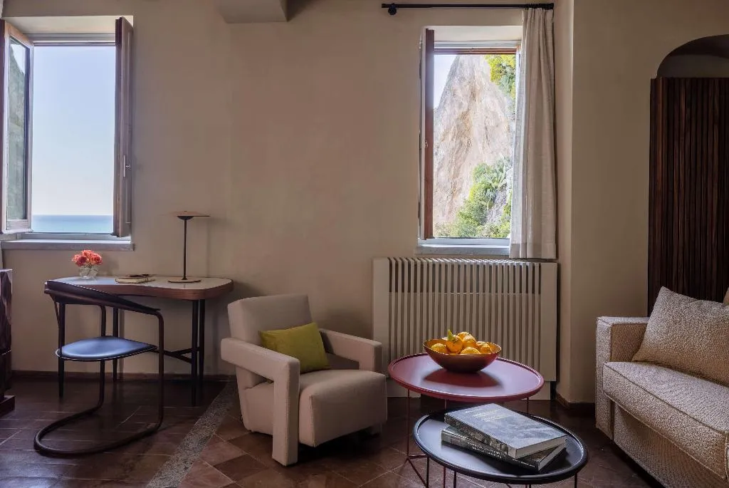 Room, Anantara Convento di Amalfi Grand Hotel, Naples