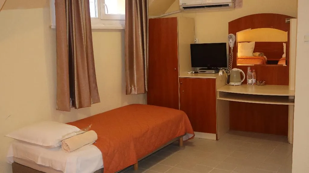 TRIPLE CAPACITY 3 Room, Palitra, Varna