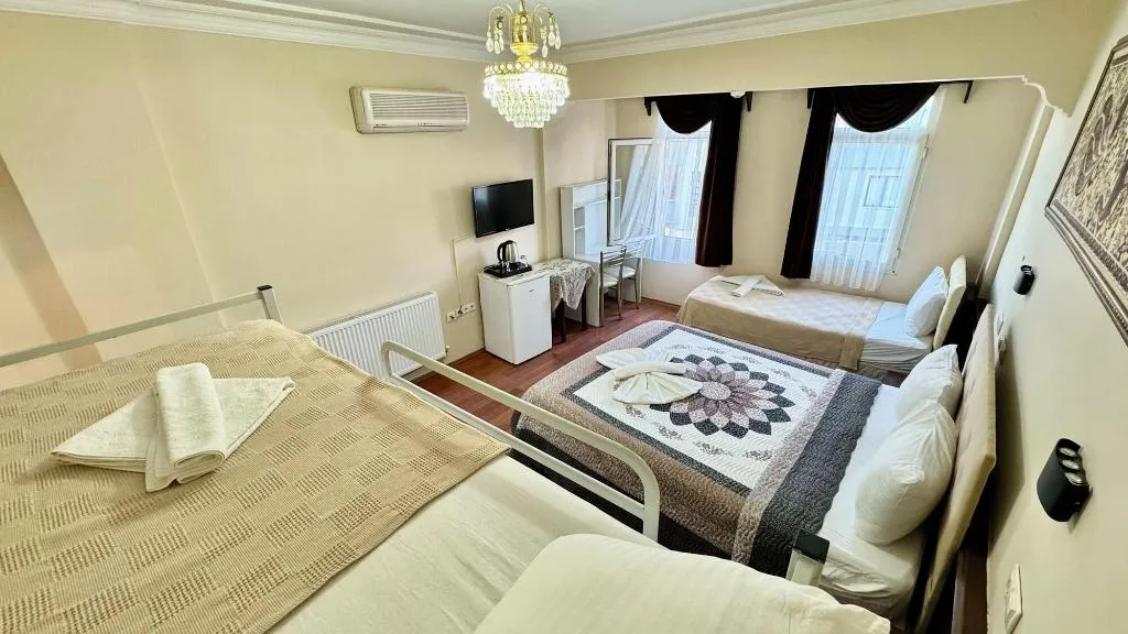 Room, Ephesus Centrum, Izmir
