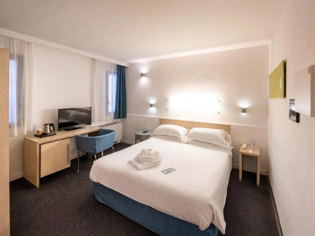 Room, Mercure Palermo Centro, Palermo
