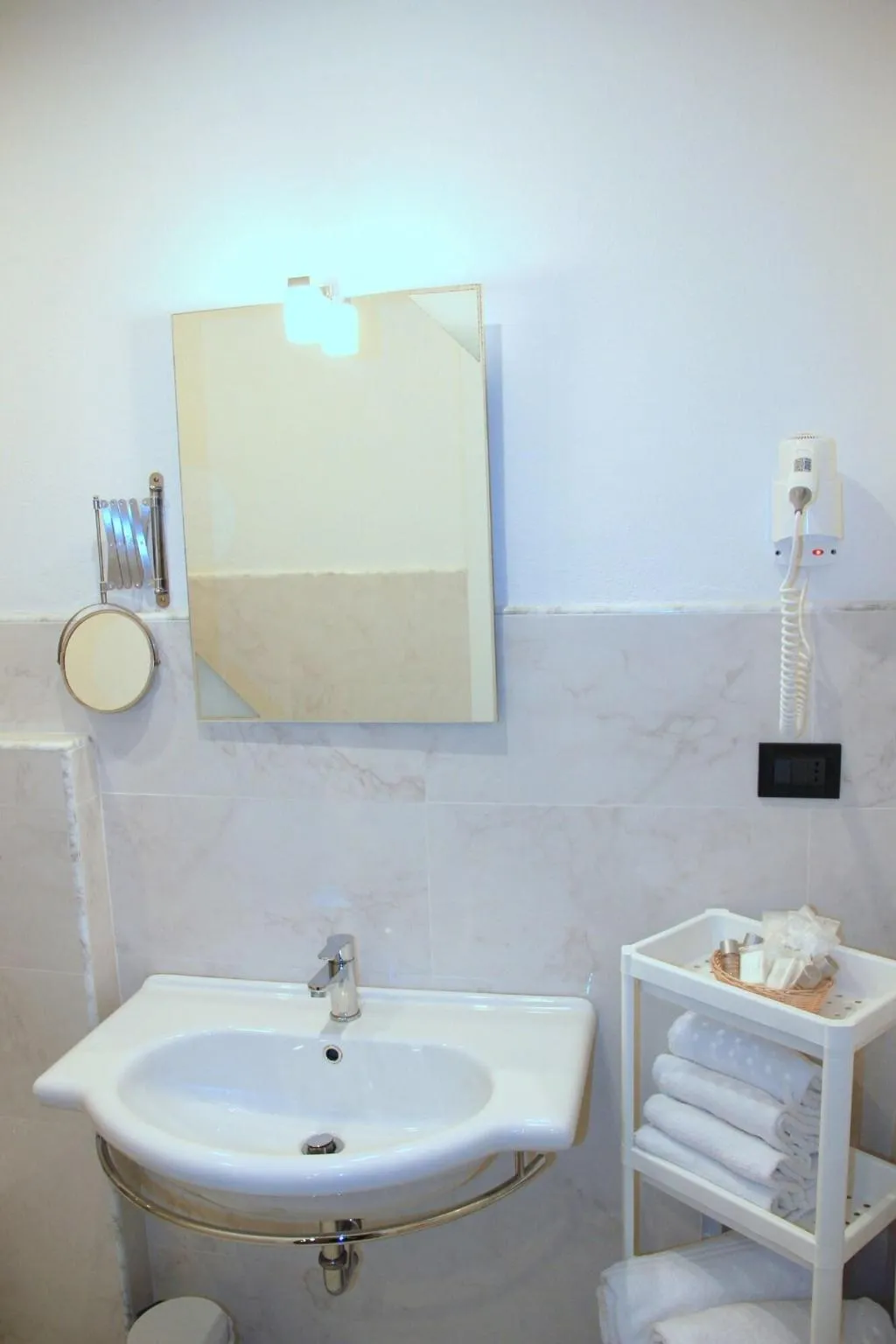 JUNIOR SUITE THREE BEDS Room, Luxor Florence, Florence