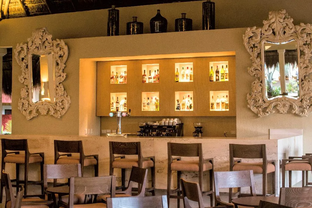 Bar, Iberostar Waves Quetzal All Inclusive, Cancun Area