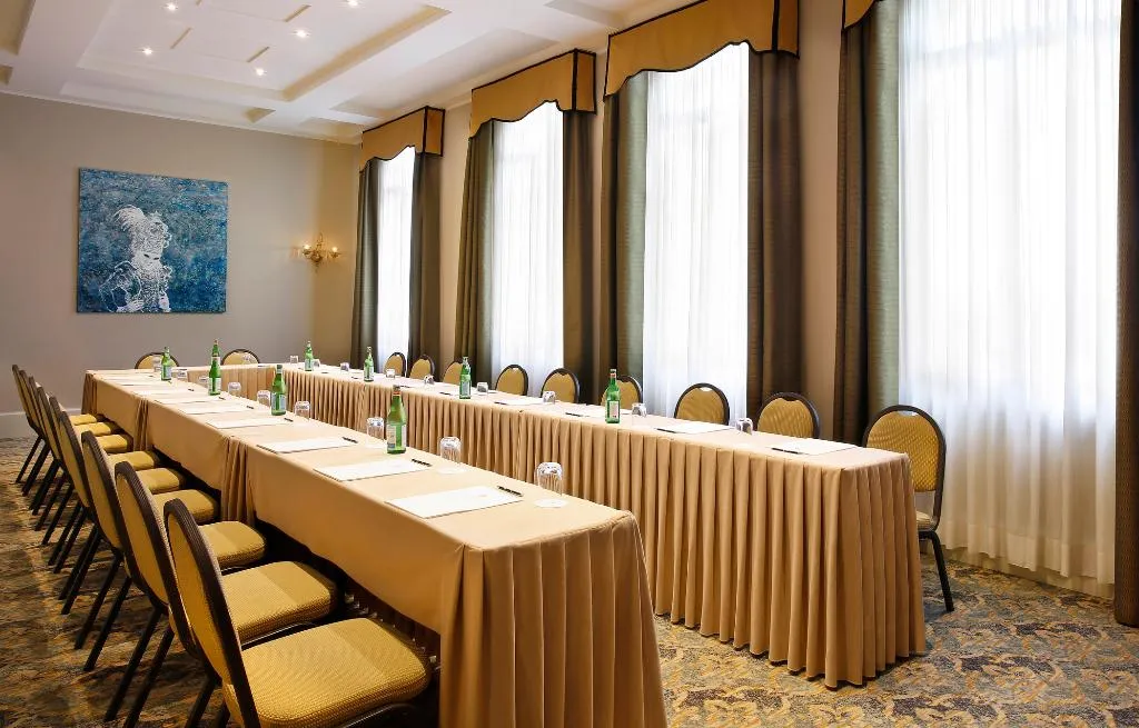 Conferences, San Clemente Palace, Venice