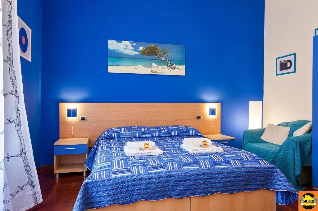 Room, Music Guesthouse Bed And Breakfast, Naples