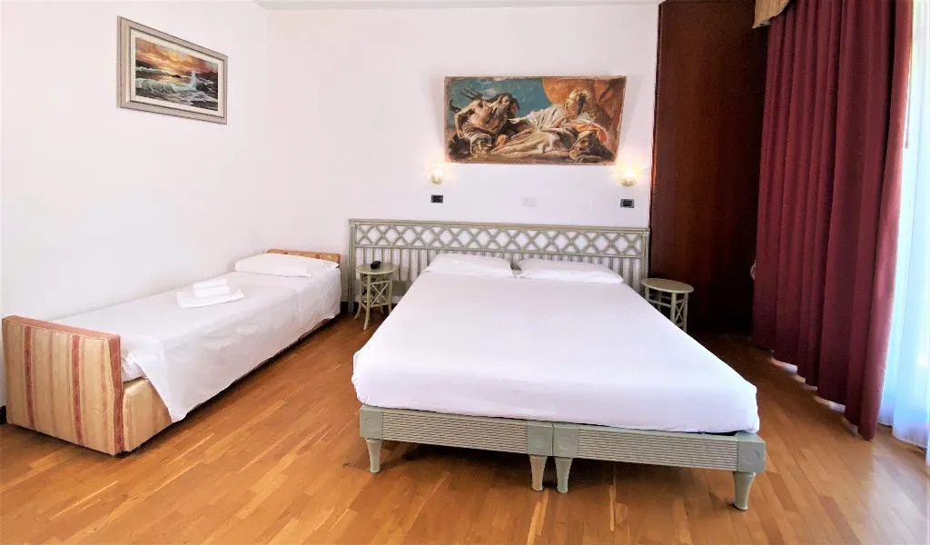 TRIPLE THREE BEDS Room, Park Hotel Junior, Venice