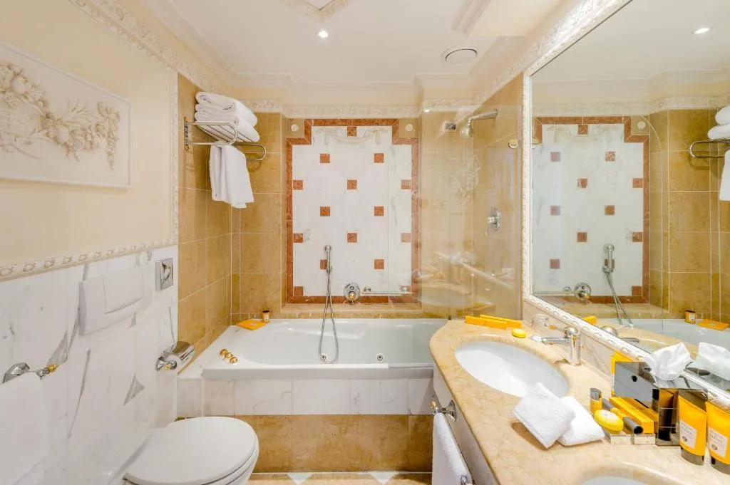JUNIOR SUITE LAKE VIEW Room, Villa e Palazzo Aminta, Milan
