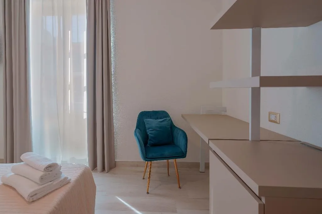 QUADRUPLE CLASSIC Room, Maison Del Sole, Cagliari