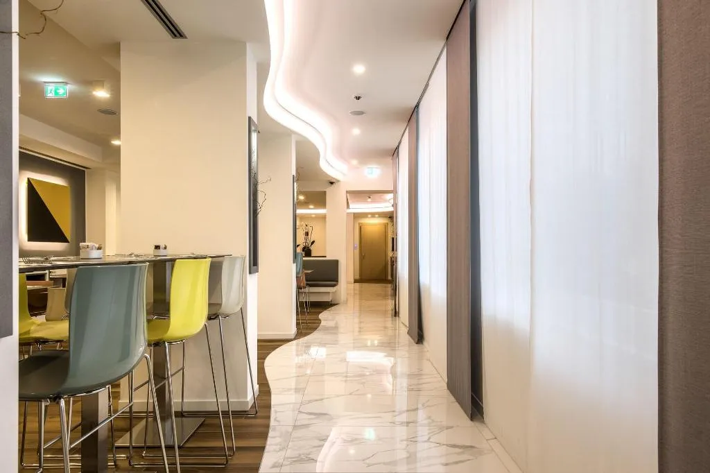 Restaurant, 43 Station Hotel, Milan