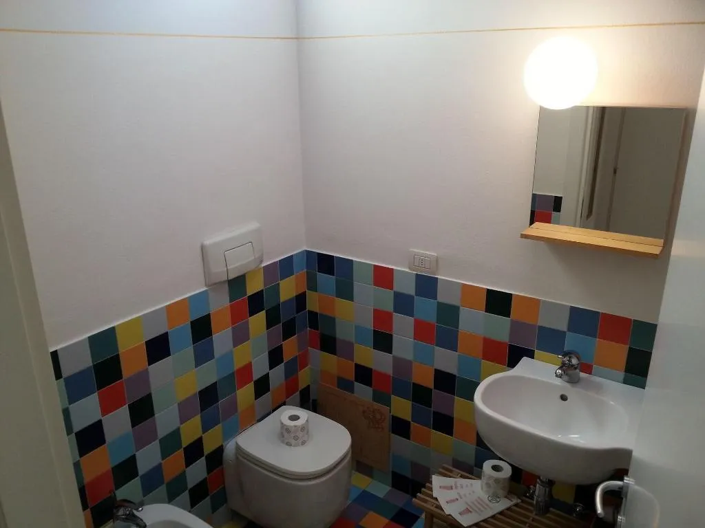 Room, Il Girasole, Milan