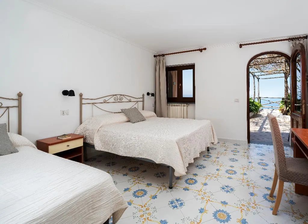 TRIPLE SEA VIEW Room, Hotel Il Girasole, Naples