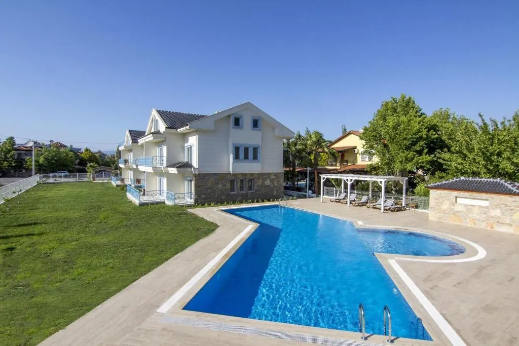 Pool, Basar, Dalaman