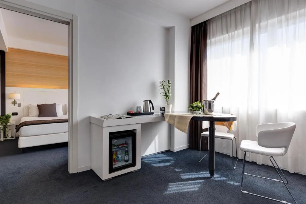 JUNIOR SUITE STANDARD Room, iH Hotels Roma Z3, Rome