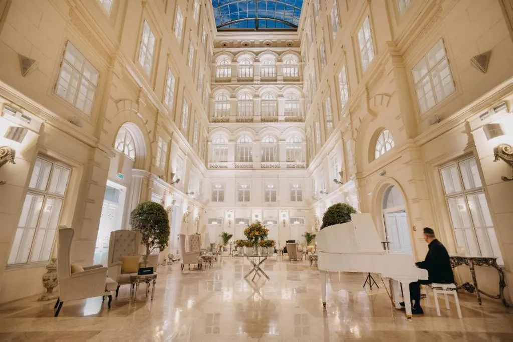 Lobby, Grand Palace Brno, Prague