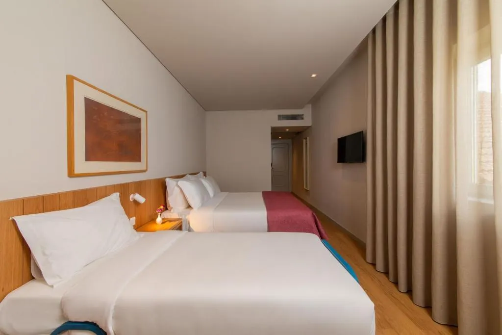 TRIPLE STANDARD Room, Montebelo Principe Perfeito Viseu Garden Hotel, Porto