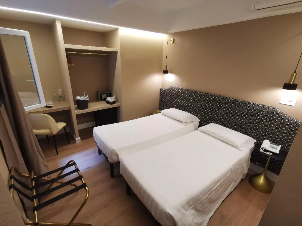 Double or Twin DELUXE Room, Fiori, Rome