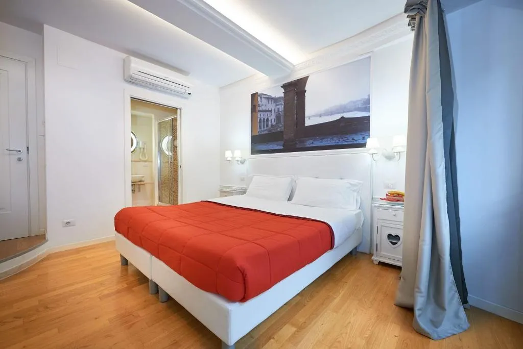 Room, B&B Le Stanze Del Duomo, Florence