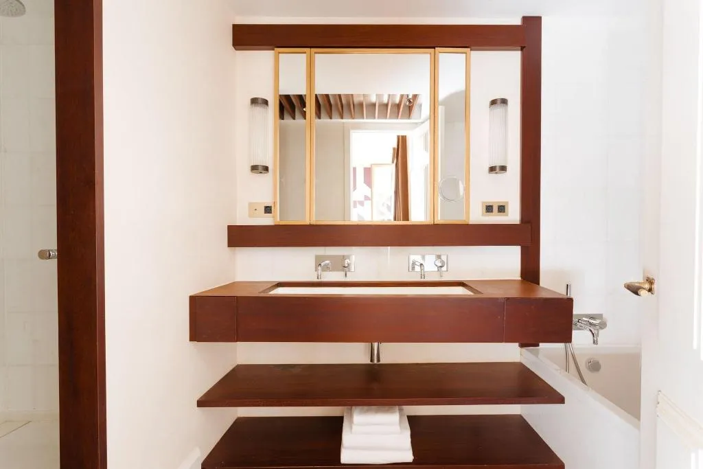 Double or Twin TWO BEDS Room, Do: Placa Reial, Barcelona