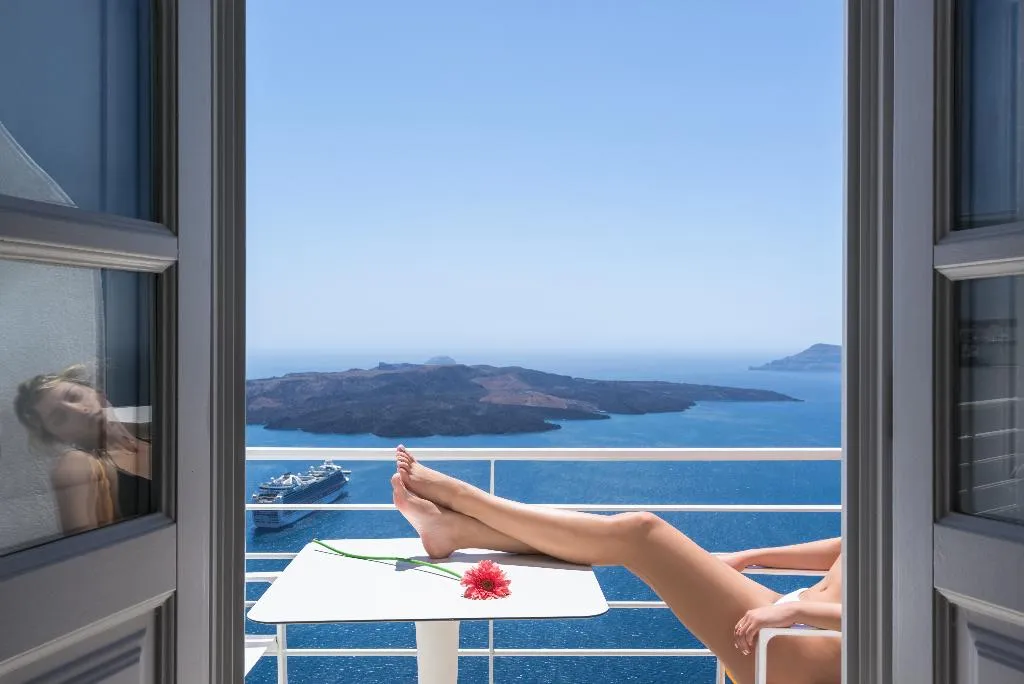 JUNIOR SUITE WITH JACUZZI Room, Nefeles Luxury Suites, Santorini
