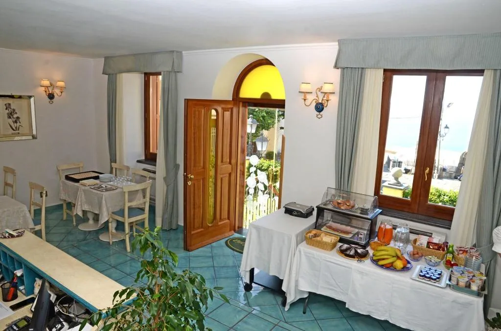 Restaurant, Villa Maria, Naples