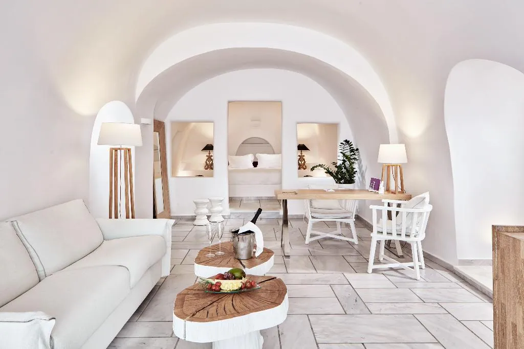 SUITE WITH PRIVATE POOL Room, Charisma Suites, Santorini