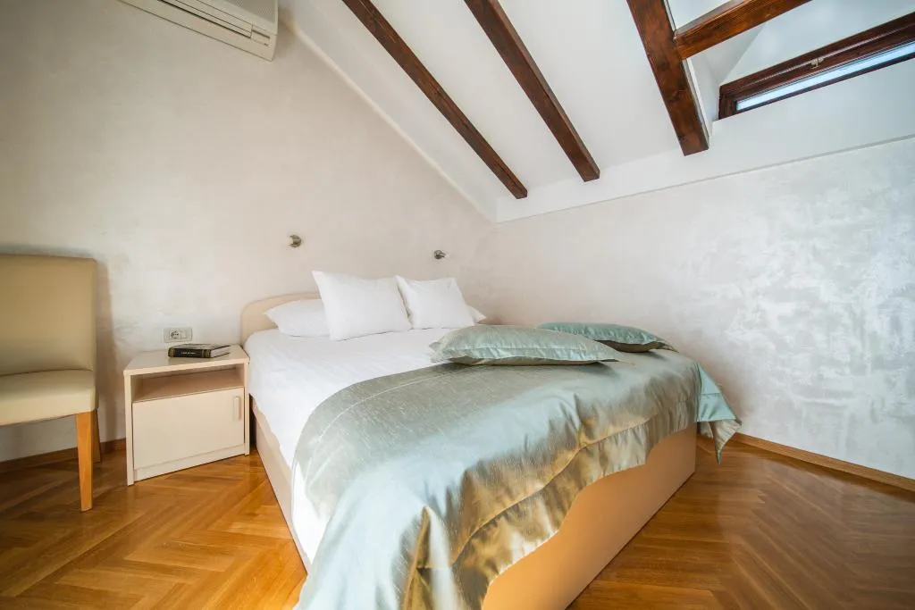 VILLA FIVE BEDROOMS Room, Villa Franica, Dubrovnik