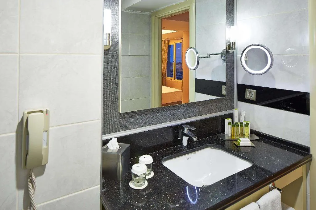 Room, DoubleTree By Hilton Izmir Alsancak, Izmir